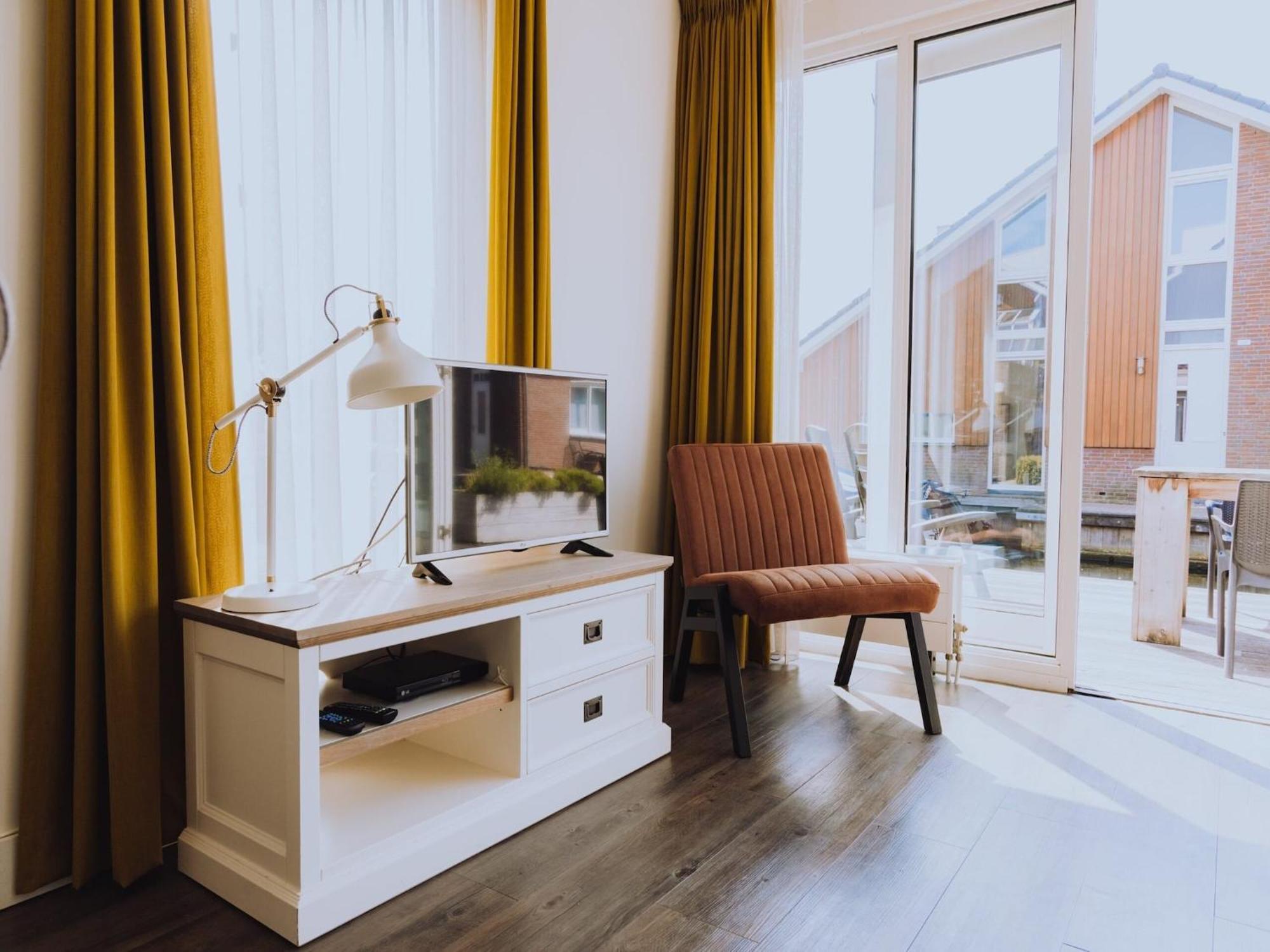 Lake-View Apartment Close To Amsterdam Uitgeest Esterno foto